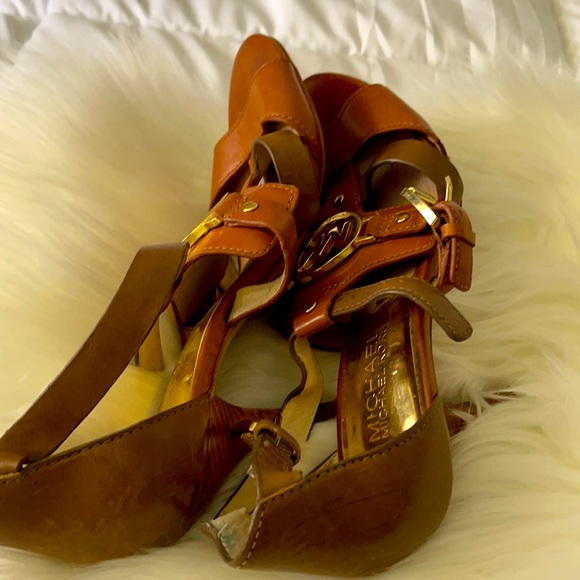 Authentic MK heels - Picture 3 of 6